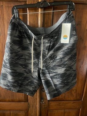 Vuori Men’s Gray & Black Camo Hybrid Shorts 7 inch inseam
